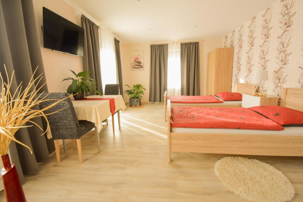 Mainzimmer - Business Apartments Hasloch  المظهر الخارجي الصورة