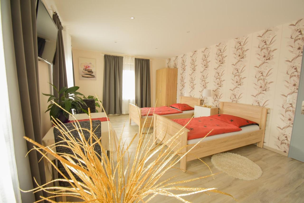 Mainzimmer - Business Apartments Hasloch  المظهر الخارجي الصورة