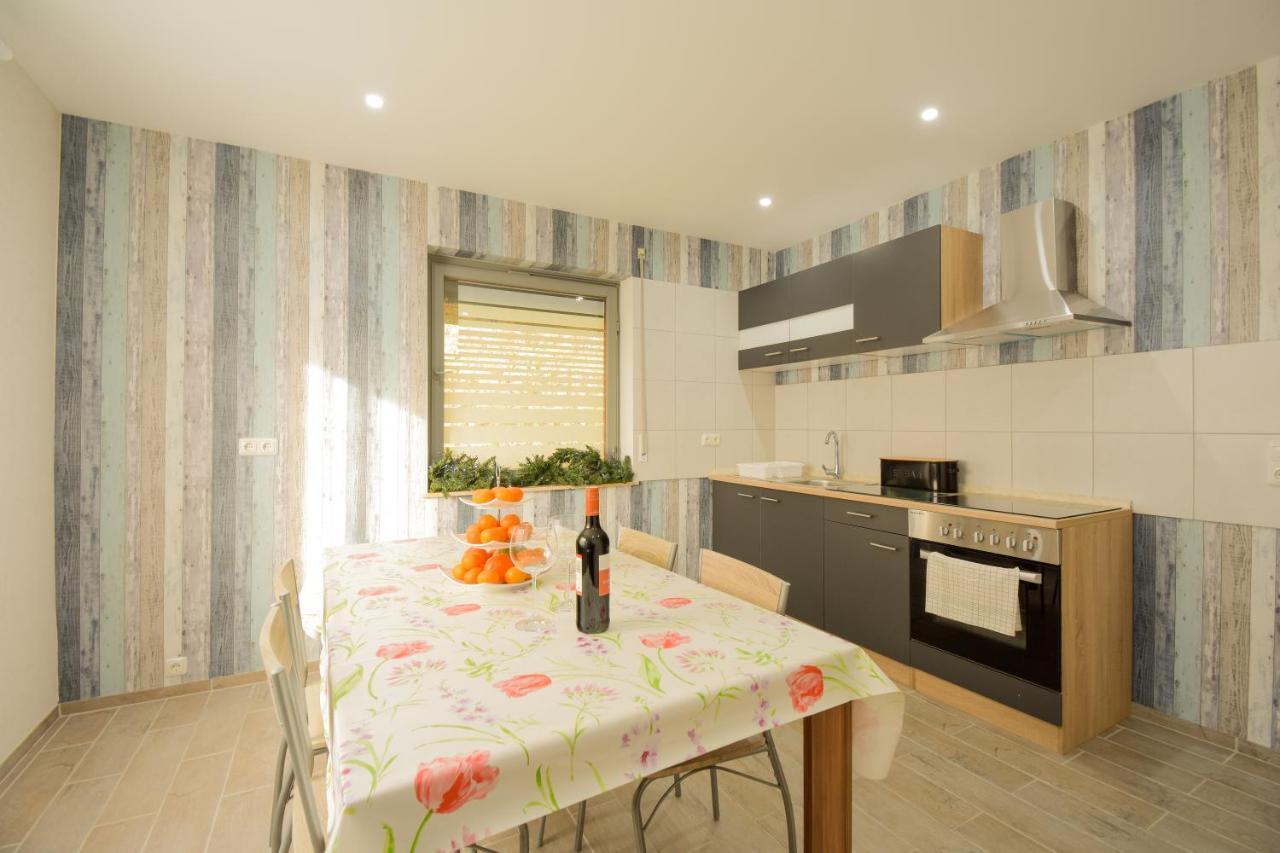 Mainzimmer - Business Apartments Hasloch  المظهر الخارجي الصورة